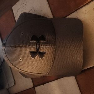 Under Armour Hat *Like New*